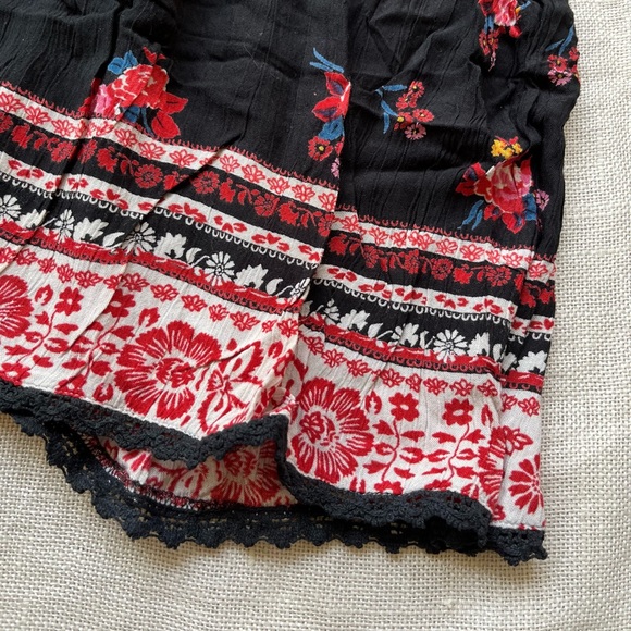 Black Floral Mini Skirt - Picture 2 of 3